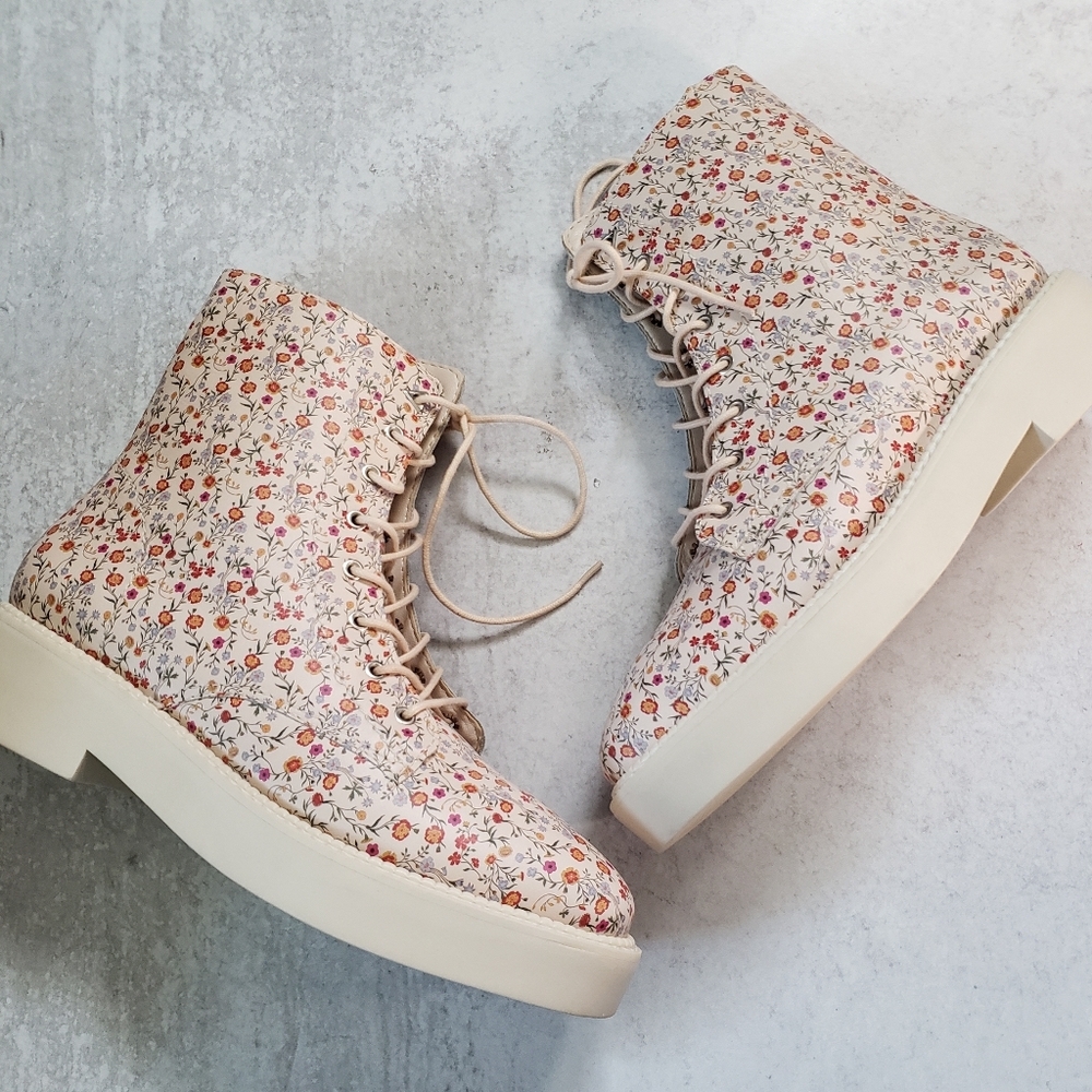 Schutz Mckenzie Ditzy Floral Print Leather Lace Up Combat Boot SZ 7.5 - Picture 2 of 8